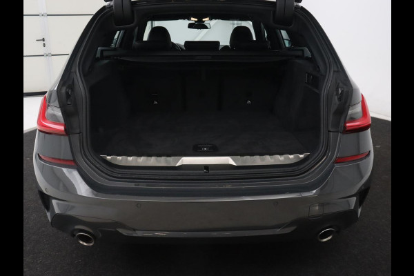 BMW 3-serie 330e M Sport | Leder | Stoelverwarming | Carplay | Sportstoelen | Laserlicht | Live Cockpit | Sfeerverlichting | Navigatie | Parkeerhulp | Climate control | Bluetooth | Cruise control