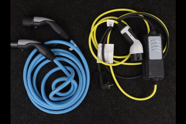 BMW 3-serie 330e M Sport | Leder | Stoelverwarming | Carplay | Sportstoelen | Laserlicht | Live Cockpit | Sfeerverlichting | Navigatie | Parkeerhulp | Climate control | Bluetooth | Cruise control