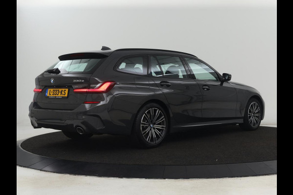 BMW 3-serie 330e M Sport | Leder | Stoelverwarming | Carplay | Sportstoelen | Laserlicht | Live Cockpit | Sfeerverlichting | Navigatie | Parkeerhulp | Climate control | Bluetooth | Cruise control