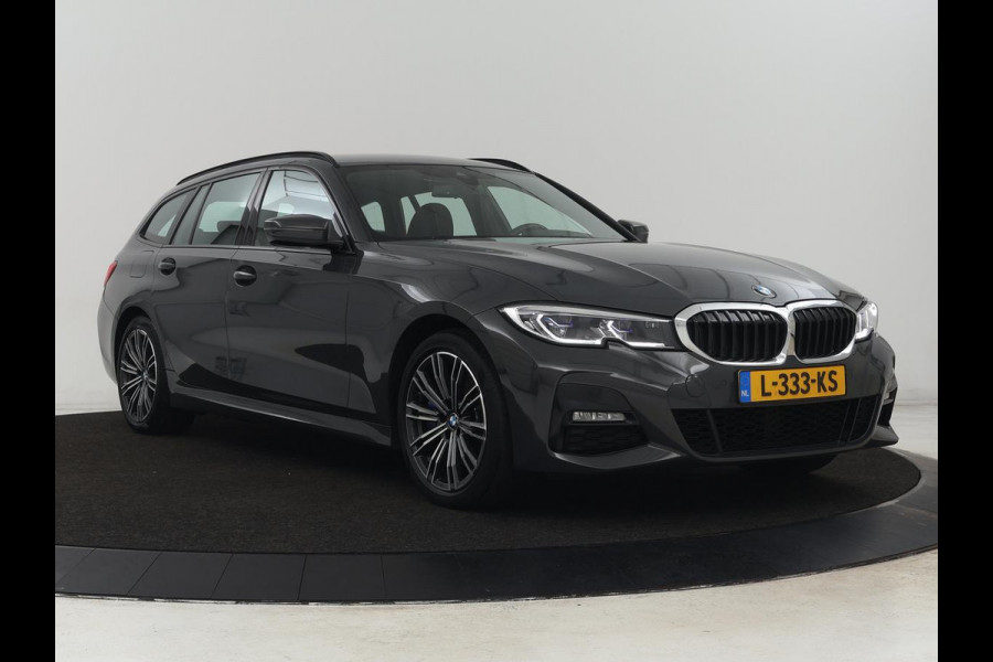 BMW 3-serie 330e M Sport | Leder | Stoelverwarming | Carplay | Sportstoelen | Laserlicht | Live Cockpit | Sfeerverlichting | Navigatie | Parkeerhulp | Climate control | Bluetooth | Cruise control
