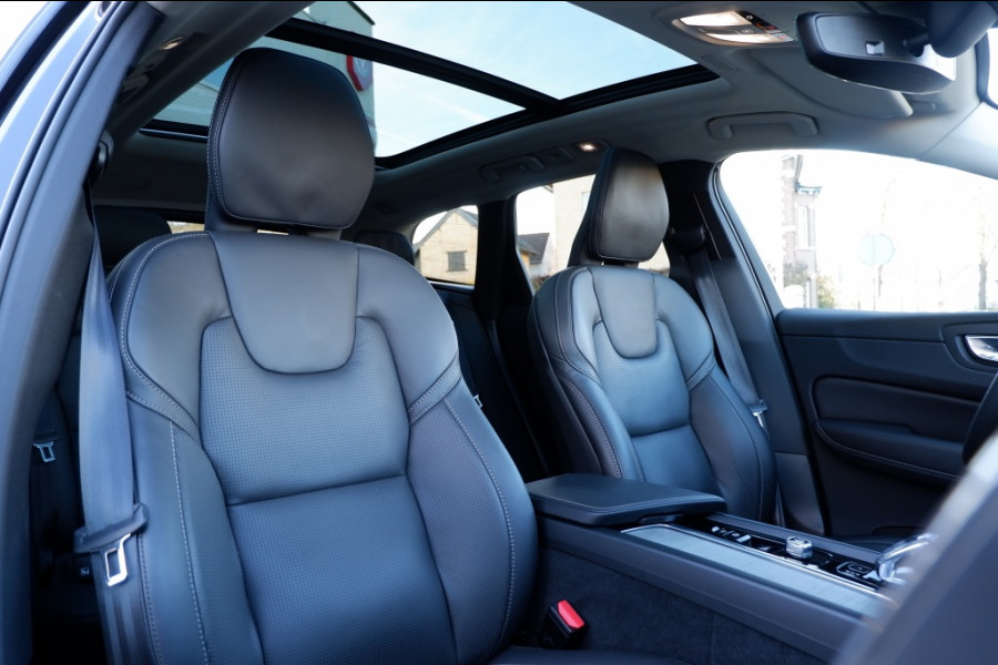 Volvo XC60 2.0 T6 Ultra Dark. AWD / PHEV Long range / Full Option / INCL. f