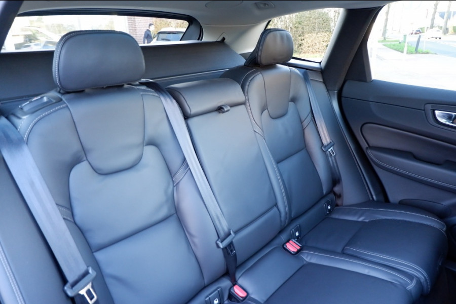 Volvo XC60 2.0 T6 Ultra Dark. AWD / PHEV Long range / Full Option / INCL. f