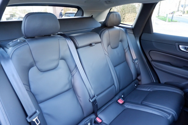 Volvo XC60 2.0 T6 Ultra Dark. AWD / PHEV Long range / Full Option / INCL. f