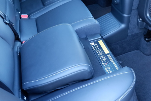 Volvo XC60 2.0 T6 Ultra Dark. AWD / PHEV Long range / Full Option / INCL. f