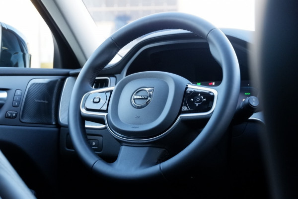 Volvo XC60 2.0 T6 Ultra Dark. AWD / PHEV Long range / Full Option / INCL. f