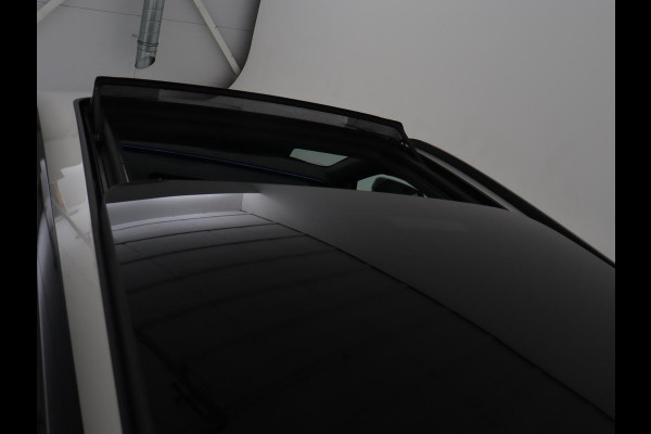 CUPRA Leon 1.4 eHybrid VZ | 245pk | Panoramadak | Stoelverwarming | Camera | Carplay | Adaptive cruise | Keyless | Navigatie | 19'' | Sportstoelen | Full LED | PHEV | Plug In