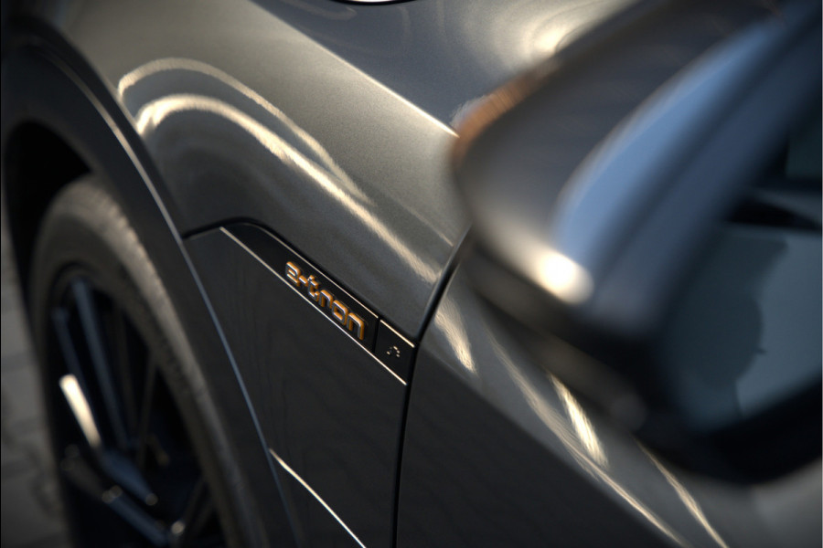 Audi e-tron 50 quattro S edition 71 kWh | S Line | Black Edition | Panoramadak | Memory Seats | Camera | Luchtvering | Adaptive Cruise Control | Trekhaak | Keyless | Matrix LED | Leder | Stoelverwarming | NAP | BTW