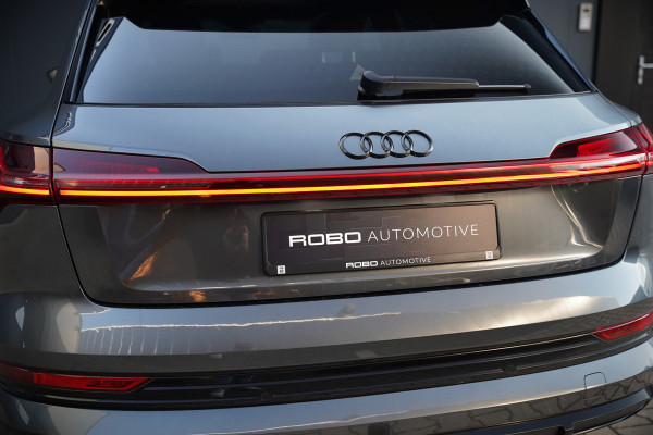 Audi e-tron 50 quattro S edition 71 kWh | S Line | Black Edition | Panoramadak | Memory Seats | Camera | Luchtvering | Adaptive Cruise Control | Trekhaak | Keyless | Matrix LED | Leder | Stoelverwarming | NAP | BTW