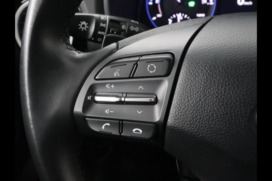 Hyundai Kona 1.6 GDI HEV Fashion | Head-Up | Trekhaak | Adaptive cruise | Camera | Carplay | Keyless | Dodehoek detectie | Climate control | Bluetooth