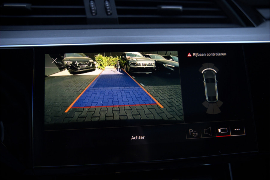Audi e-tron 50 quattro S edition 71 kWh | S Line | Black Edition | Panoramadak | Memory Seats | Camera | Luchtvering | Adaptive Cruise Control | Trekhaak | Keyless | Matrix LED | Leder | Stoelverwarming | NAP | BTW