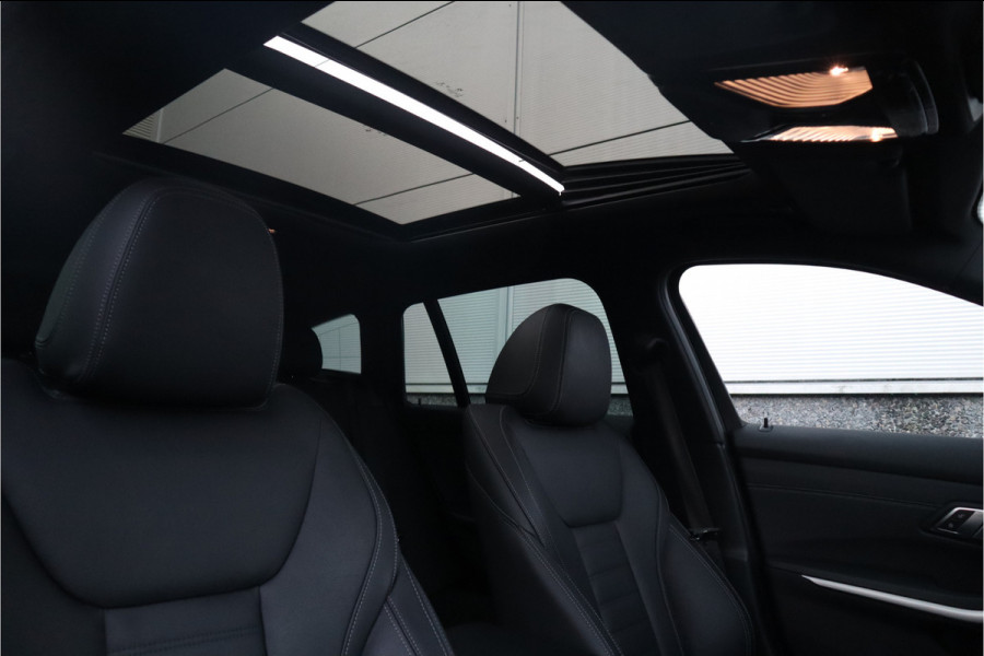 BMW 3 Serie Touring 330e xDrive M-Sport Panorama / 19inch / Harman Kardon /