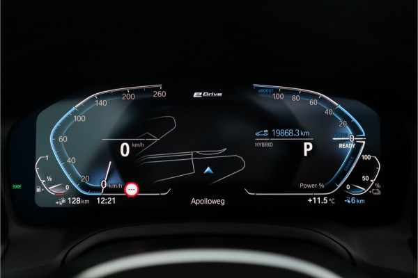 BMW 3 Serie Touring 330e xDrive M-Sport Panorama / 19inch / Harman Kardon /