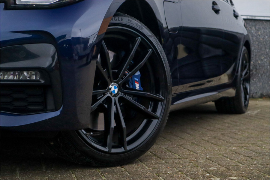 BMW 3 Serie Touring 330e xDrive M-Sport Panorama / 19inch / Harman Kardon /