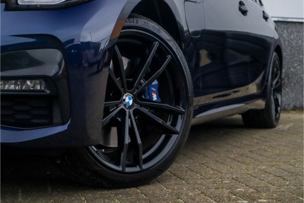 BMW 3 Serie Touring 330e xDrive M-Sport Panorama / 19inch / Harman Kardon /