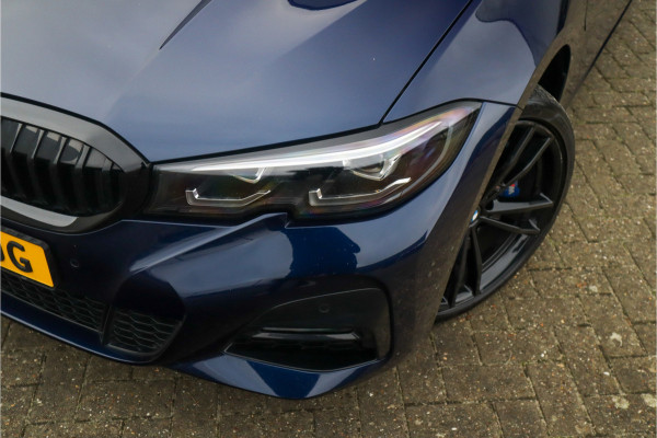 BMW 3 Serie Touring 330e xDrive M-Sport Panorama / 19inch / Harman Kardon /
