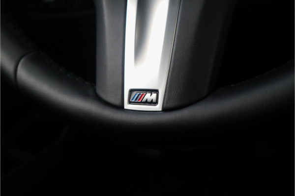 BMW 3 Serie Touring 330e xDrive M-Sport Panorama / 19inch / Harman Kardon /