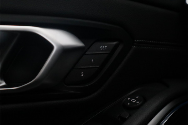 BMW 3 Serie Touring 330e xDrive M-Sport Panorama / 19inch / Harman Kardon /