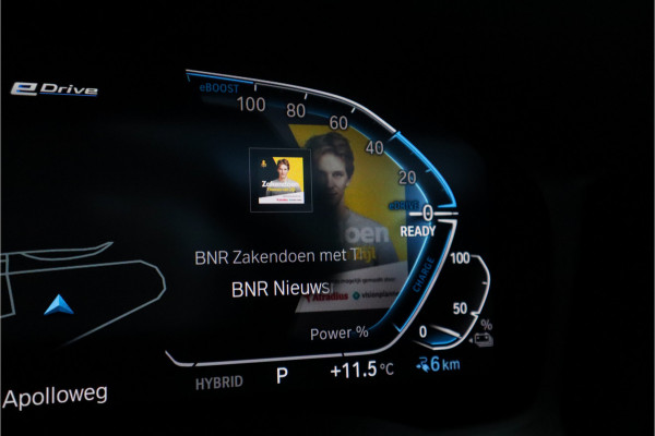 BMW 3 Serie Touring 330e xDrive M-Sport Panorama / 19inch / Harman Kardon /