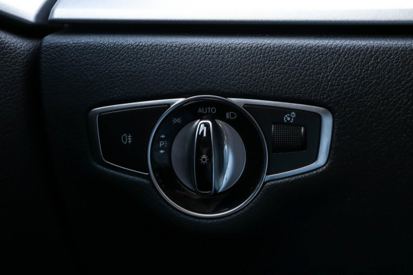 Mercedes-Benz E-Klasse 300 e | Widescreen | DAB+ | Nieuw model | Hybride | Camera | E300