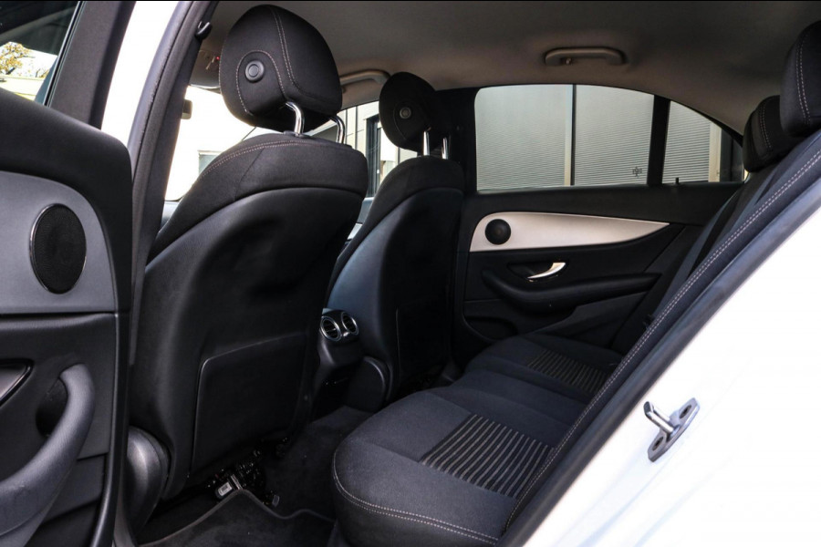 Mercedes-Benz E-Klasse 300 e | Widescreen | DAB+ | Nieuw model | Hybride | Camera | E300