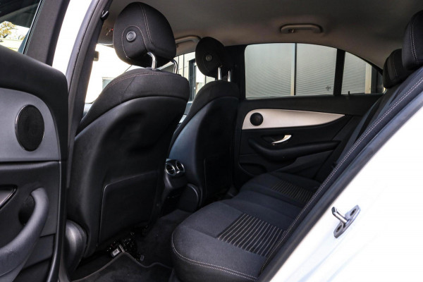 Mercedes-Benz E-Klasse 300 e | Widescreen | DAB+ | Nieuw model | Hybride | Camera | E300