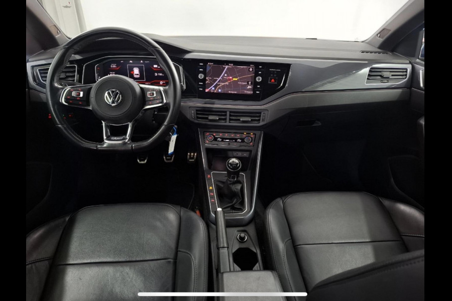 Volkswagen Polo 1.0 TSI Highline Business R - Navi - Leder - Beats - Trekhaak - Org.NL