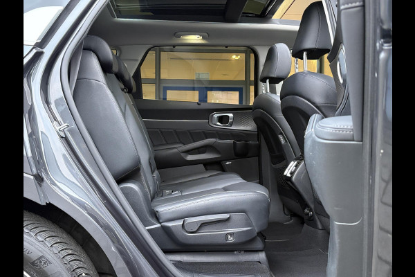 Kia Sorento 1.6 T-GDI Plug-in Hybrid 4WD ExecutiveLine 7p. | Afneembare trekhaak | Panoramadak | Stoel Ventilatie & Verwarming |