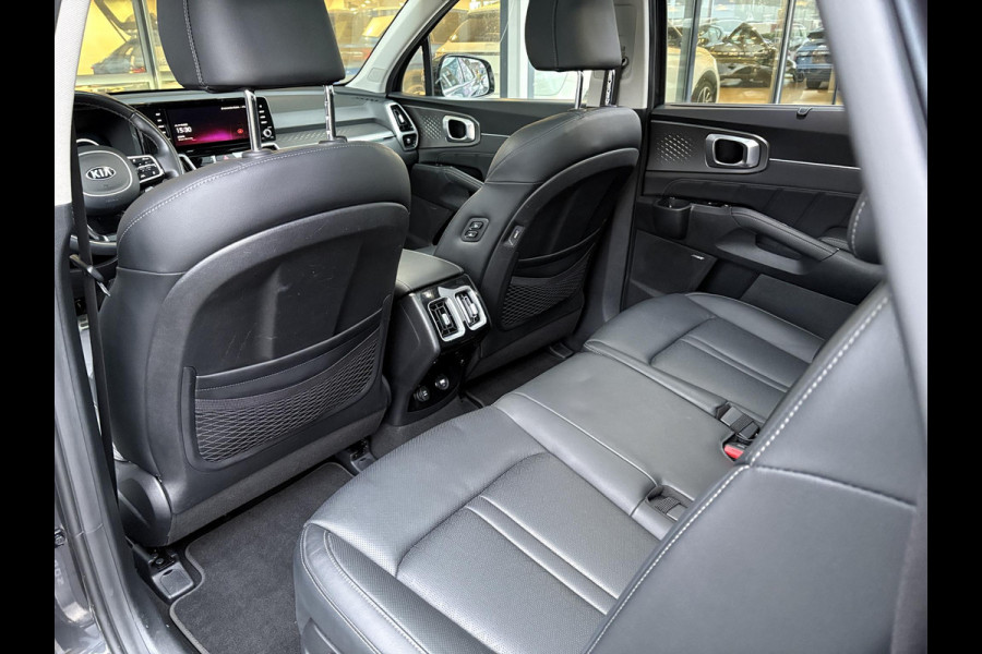 Kia Sorento 1.6 T-GDI Plug-in Hybrid 4WD ExecutiveLine 7p. | Afneembare trekhaak | Panoramadak | Stoel Ventilatie & Verwarming |
