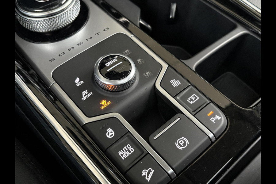 Kia Sorento 1.6 T-GDI Plug-in Hybrid 4WD ExecutiveLine 7p. | Afneembare trekhaak | Panoramadak | Stoel Ventilatie & Verwarming |