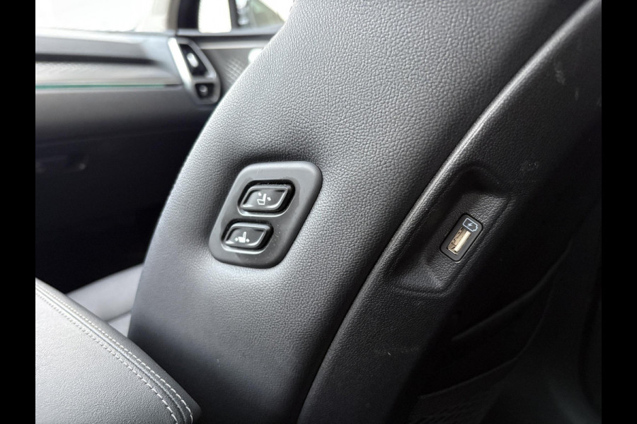 Kia Sorento 1.6 T-GDI Plug-in Hybrid 4WD ExecutiveLine 7p. | Afneembare trekhaak | Panoramadak | Stoel Ventilatie & Verwarming |