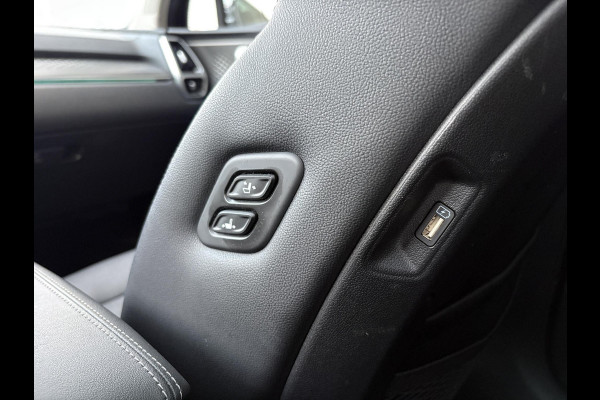 Kia Sorento 1.6 T-GDI Plug-in Hybrid 4WD ExecutiveLine 7p. | Afneembare trekhaak | Panoramadak | Stoel Ventilatie & Verwarming |