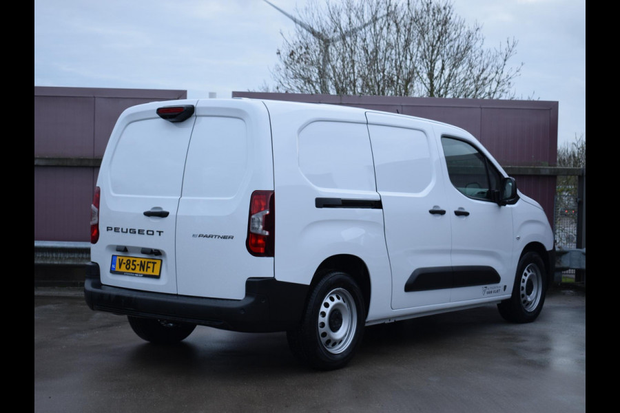 Peugeot e-Partner L2 50 kWh | tot 8 jaar garantie | rondom zicht camera's | navi incl. Apple Carplay | dodehoek detectie | parkeersensoren voor & achter | laadruimtebetimmering | rijklaarprijs