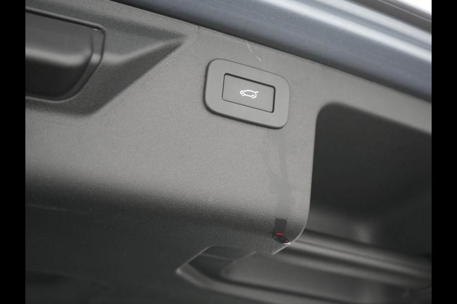 Land Rover Discovery Sport P300e R-Dynamic HSE Plug In Hybrid 309pk Dealer O.H. PHEV | Trekhaak Afn. |  Adaptive Cruise | Camera | Meridian Audio | Alcantara Sportstoelen Memory & Verwarmd | Stuur Verwarmd | Apple Carplay | Keyless | Blis | Navigatie | DAB |