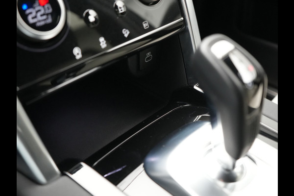 Land Rover Discovery Sport P300e R-Dynamic HSE Plug In Hybrid 309pk Dealer O.H. PHEV | Trekhaak Afn. |  Adaptive Cruise | Camera | Meridian Audio | Alcantara Sportstoelen Memory & Verwarmd | Stuur Verwarmd | Apple Carplay | Keyless | Blis | Navigatie | DAB |