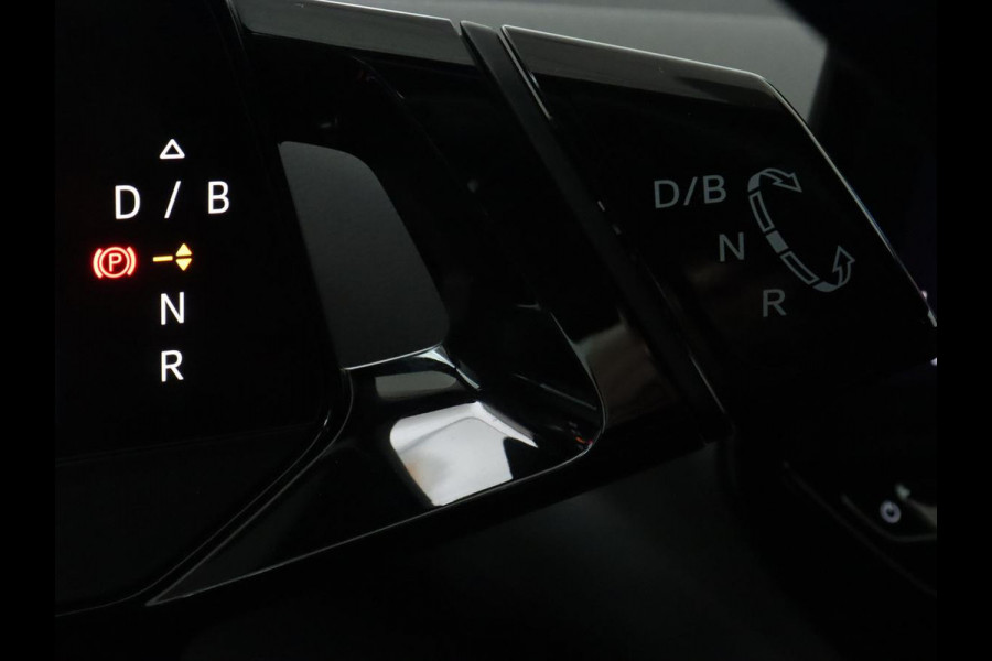 Volkswagen ID.4 First 77 kWh | Stoel & stuurverwarming | Camera | Carplay | Adaptive cruise | Half leder | 20'' | Navigatie | DAB | Sfeerverlichting