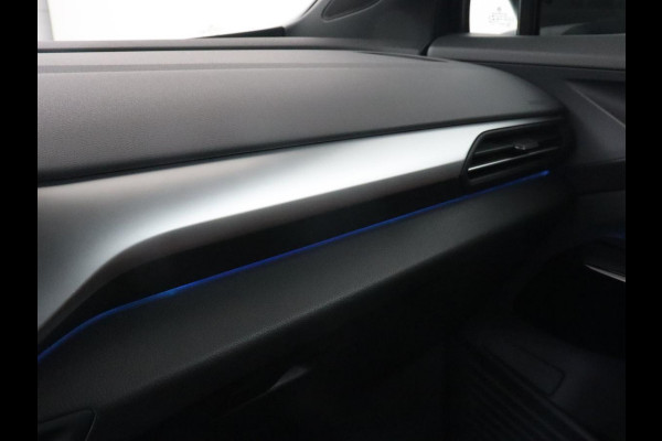 Volkswagen ID.4 First 77 kWh | Stoel & stuurverwarming | Camera | Carplay | Adaptive cruise | Half leder | 20'' | Navigatie | DAB | Sfeerverlichting