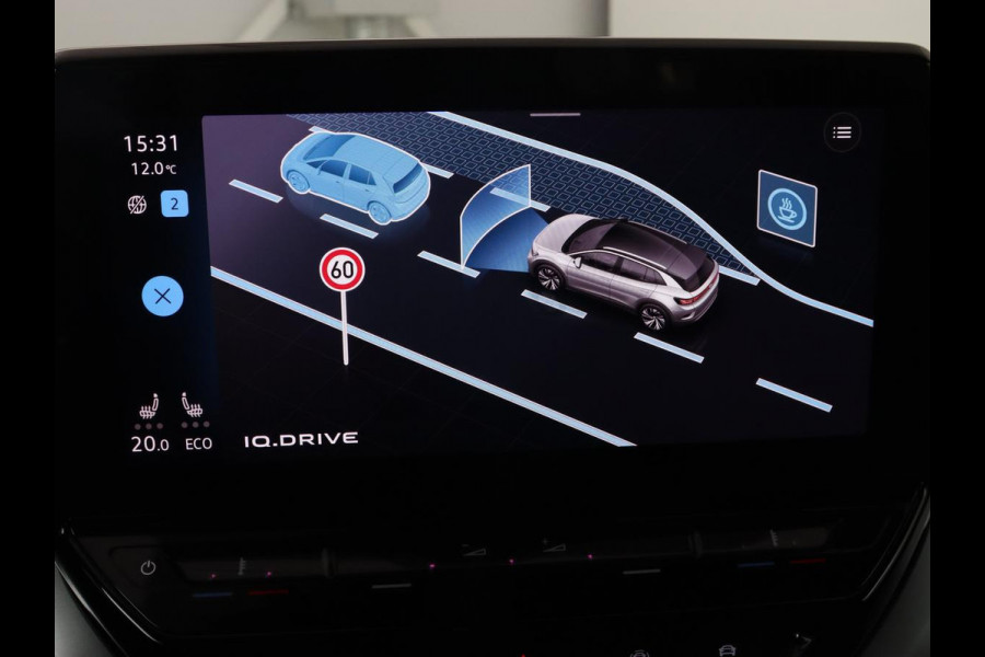 Volkswagen ID.4 First 77 kWh | Stoel & stuurverwarming | Camera | Carplay | Adaptive cruise | Half leder | 20'' | Navigatie | DAB | Sfeerverlichting