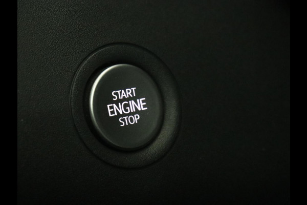 Volkswagen ID.4 First 77 kWh | Stoel & stuurverwarming | Camera | Carplay | Adaptive cruise | Half leder | 20'' | Navigatie | DAB | Sfeerverlichting