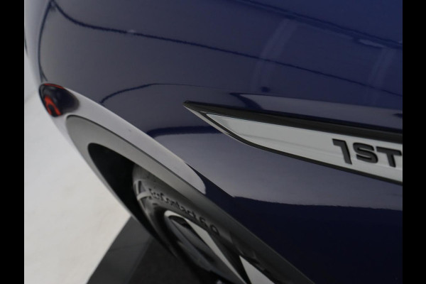 Volkswagen ID.4 First 77 kWh | Stoel & stuurverwarming | Camera | Carplay | Adaptive cruise | Half leder | 20'' | Navigatie | DAB | Sfeerverlichting