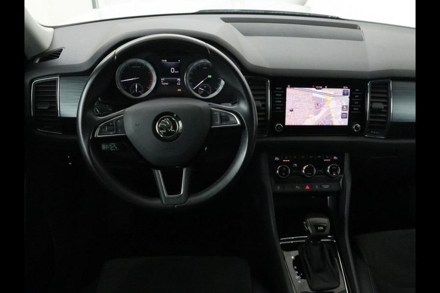 Škoda Kodiaq 1.5 TSI Limited Business Edition 7-persoons | Panoramadak | Adaptive cruise | Trekhaak | Stoelverwarming | Leder/Alcantara | Canton Sound | Keyless | Camera | Carplay | 19'' | Navigatie