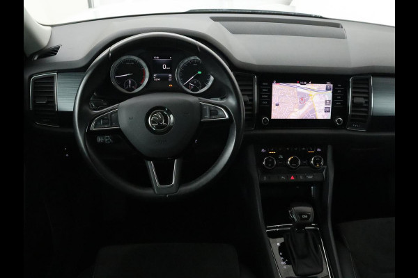 Škoda Kodiaq 1.5 TSI Limited Business Edition 7-persoons | Panoramadak | Adaptive cruise | Trekhaak | Stoelverwarming | Leder/Alcantara | Canton Sound | Keyless | Camera | Carplay | 19'' | Navigatie