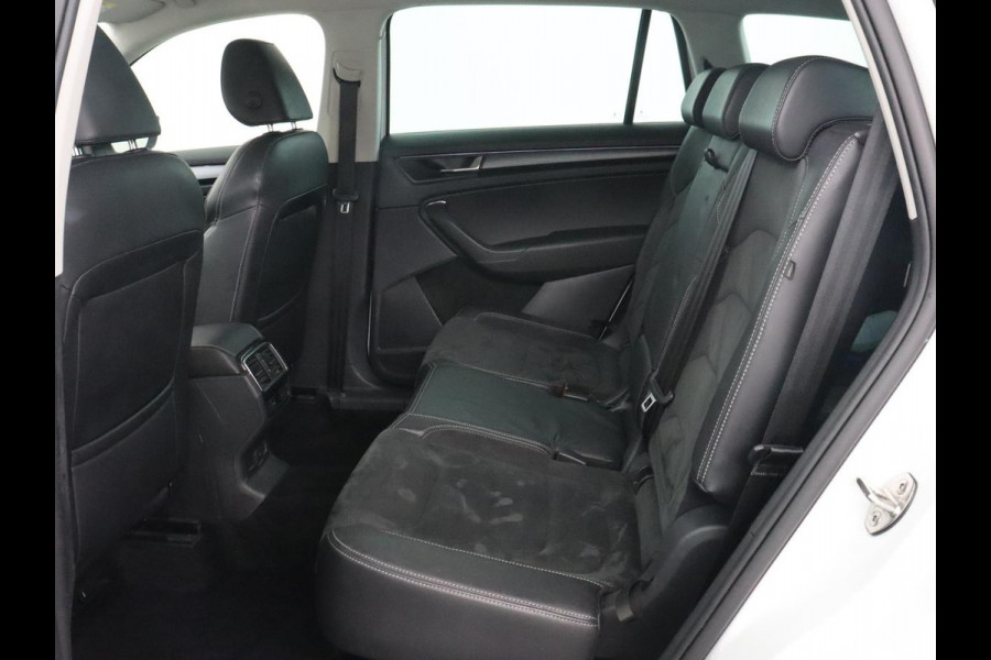 Škoda Kodiaq 1.5 TSI Limited Business Edition 7-persoons | Panoramadak | Adaptive cruise | Trekhaak | Stoelverwarming | Leder/Alcantara | Canton Sound | Keyless | Camera | Carplay | 19'' | Navigatie