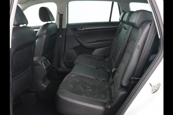 Škoda Kodiaq 1.5 TSI Limited Business Edition 7-persoons | Panoramadak | Adaptive cruise | Trekhaak | Stoelverwarming | Leder/Alcantara | Canton Sound | Keyless | Camera | Carplay | 19'' | Navigatie