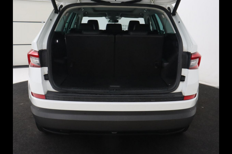 Škoda Kodiaq 1.5 TSI Limited Business Edition 7-persoons | Panoramadak | Adaptive cruise | Trekhaak | Stoelverwarming | Leder/Alcantara | Canton Sound | Keyless | Camera | Carplay | 19'' | Navigatie