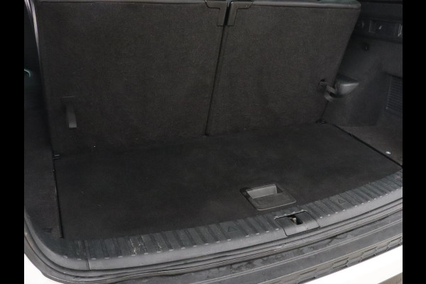 Škoda Kodiaq 1.5 TSI Limited Business Edition 7-persoons | Panoramadak | Adaptive cruise | Trekhaak | Stoelverwarming | Leder/Alcantara | Canton Sound | Keyless | Camera | Carplay | 19'' | Navigatie