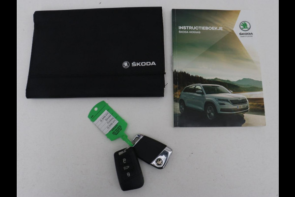 Škoda Kodiaq 1.5 TSI Limited Business Edition 7-persoons | Panoramadak | Adaptive cruise | Trekhaak | Stoelverwarming | Leder/Alcantara | Canton Sound | Keyless | Camera | Carplay | 19'' | Navigatie