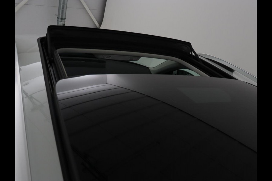 Škoda Kodiaq 1.5 TSI Limited Business Edition 7-persoons | Panoramadak | Adaptive cruise | Trekhaak | Stoelverwarming | Leder/Alcantara | Canton Sound | Keyless | Camera | Carplay | 19'' | Navigatie