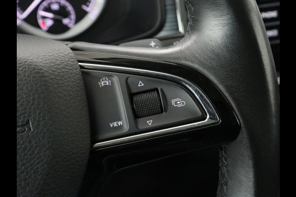 Škoda Kodiaq 1.5 TSI Limited Business Edition 7-persoons | Panoramadak | Adaptive cruise | Trekhaak | Stoelverwarming | Leder/Alcantara | Canton Sound | Keyless | Camera | Carplay | 19'' | Navigatie