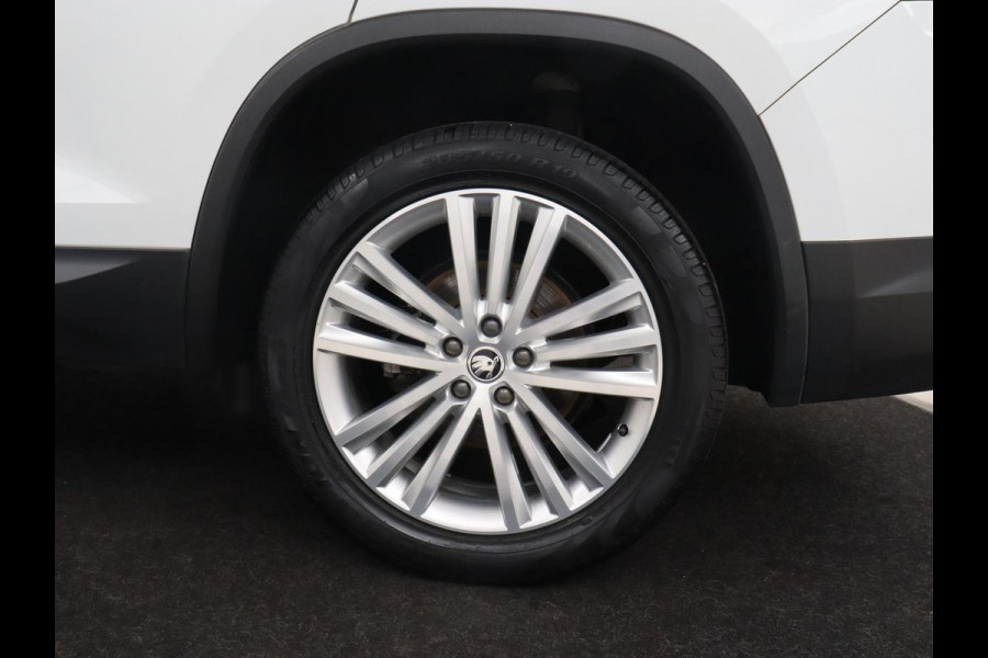 Škoda Kodiaq 1.5 TSI Limited Business Edition 7-persoons | Panoramadak | Adaptive cruise | Trekhaak | Stoelverwarming | Leder/Alcantara | Canton Sound | Keyless | Camera | Carplay | 19'' | Navigatie
