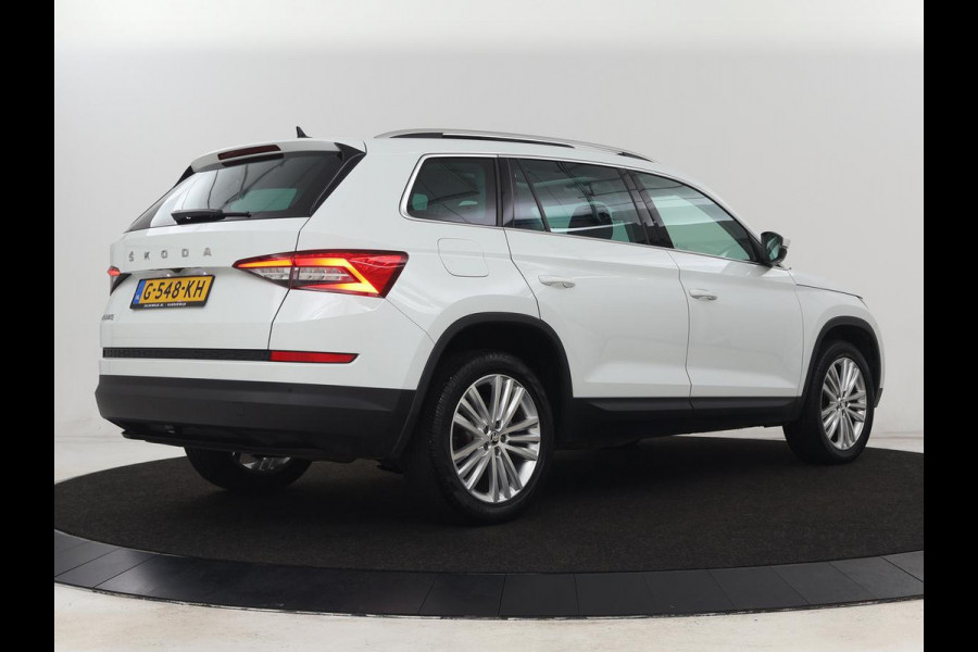 Škoda Kodiaq 1.5 TSI Limited Business Edition 7-persoons | Panoramadak | Adaptive cruise | Trekhaak | Stoelverwarming | Leder/Alcantara | Canton Sound | Keyless | Camera | Carplay | 19'' | Navigatie